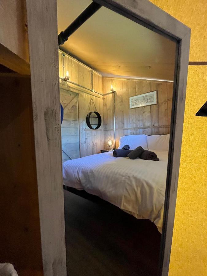 Aladdin Safari Tent Tenby Esterno foto